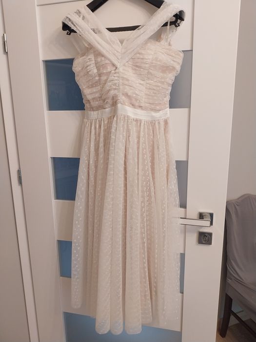 Tiulowa sukienka midi rozm. M