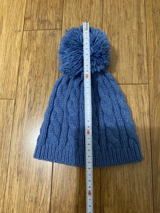 Niebieska czapka dziecięca z pomponem