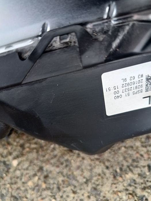 Lampy przednie Mazda 3