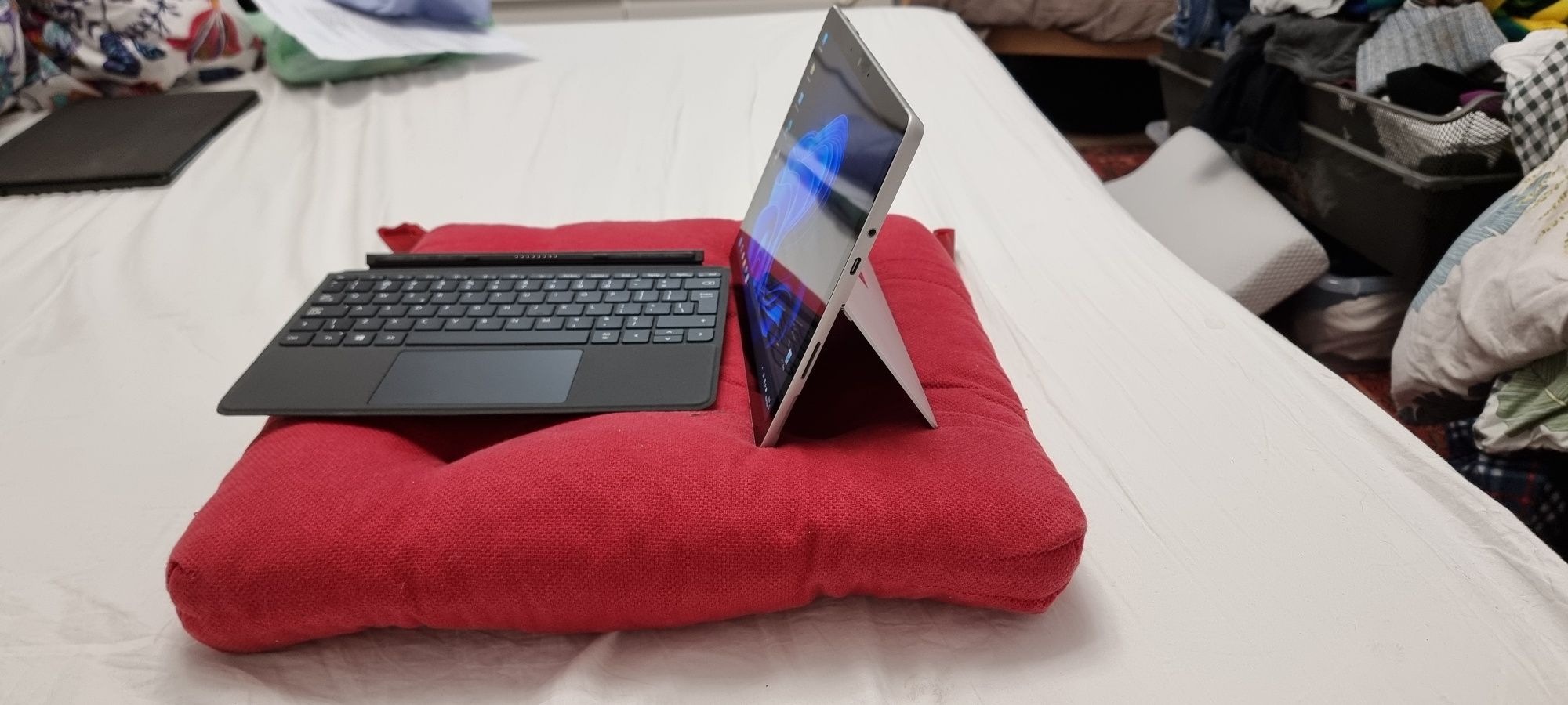 Na sprzedaż Laptop - Tablet DOTYKOWY 2w1 - Microsoft Surface GO 2