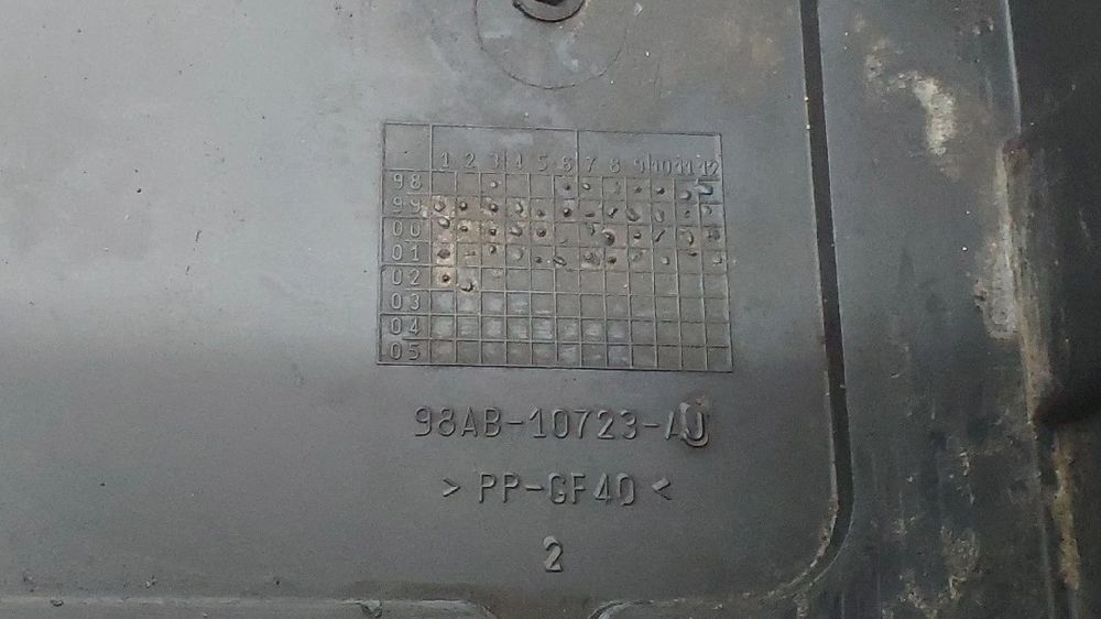 Base / caixa da bateria FORD Focus I Carrinha Van (DNW)