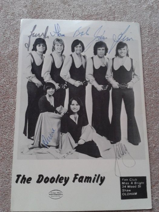 Автограф The Dooley Family-70-е -80-е годы Англия. Есть еще три.