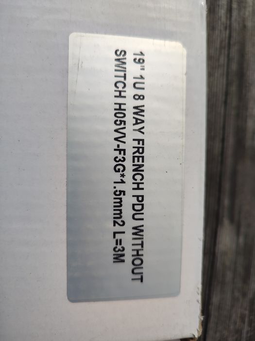 Listwy zasilające  19" dwie sztuki