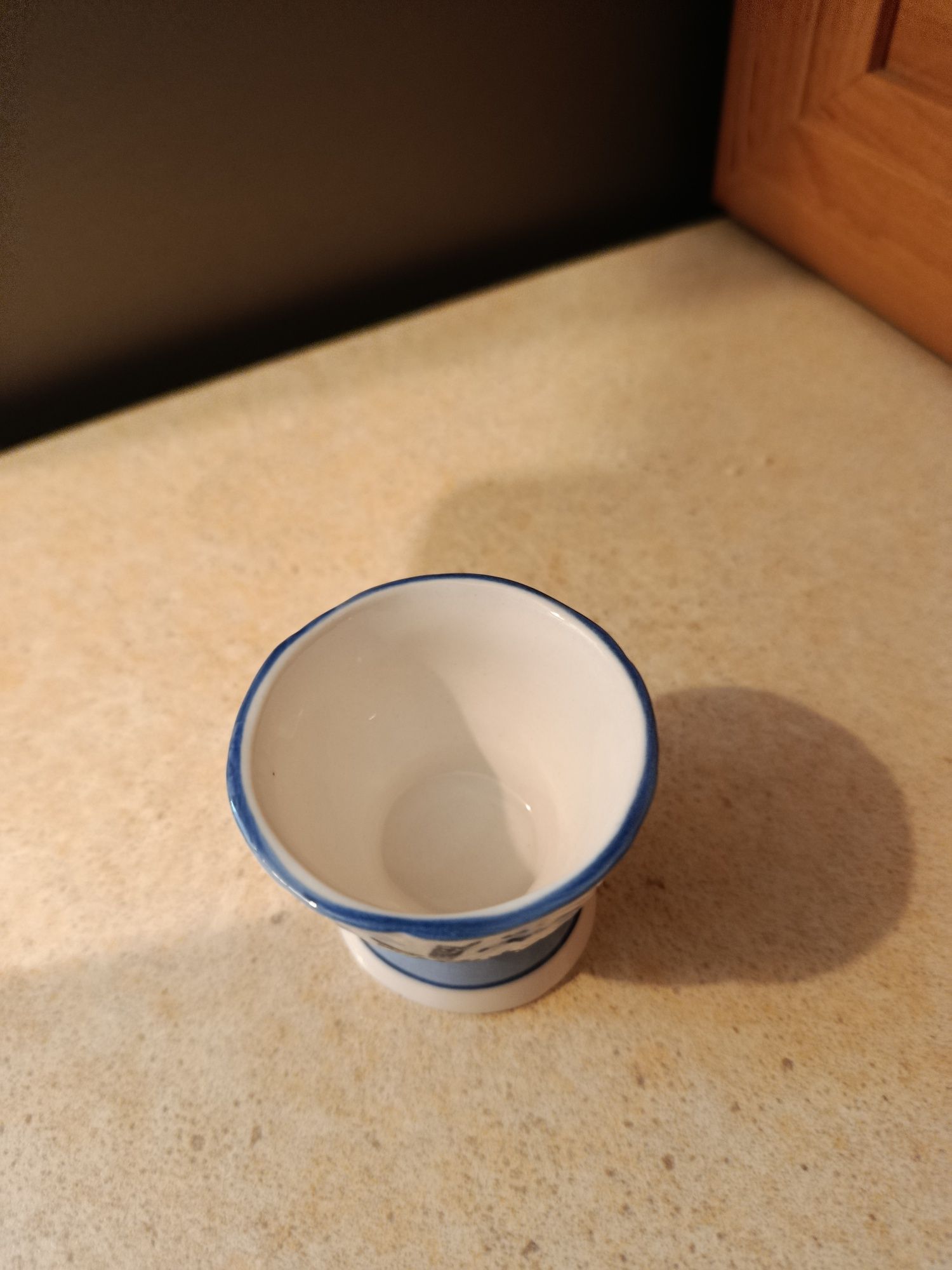 Śliczny stary kieliszek do jaj porcelana Delft