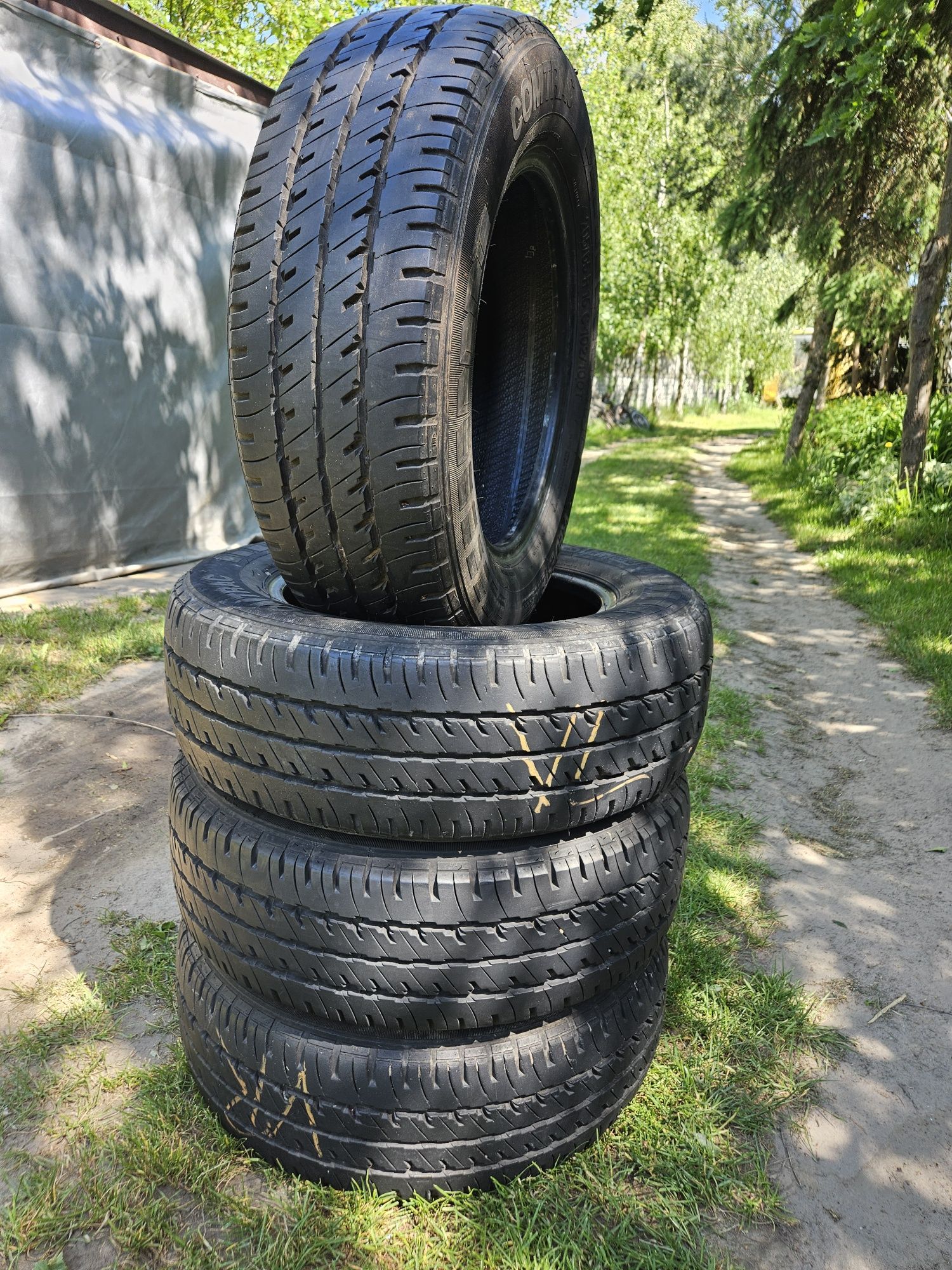 Komplet opon lato Vredestein 205/65R15