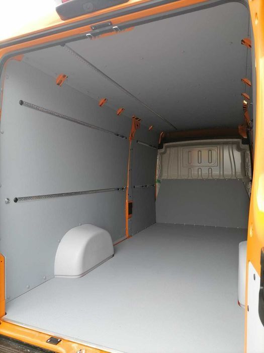 Profesjonalne zabudowy PCV aut dostawczych Ducato L4H2