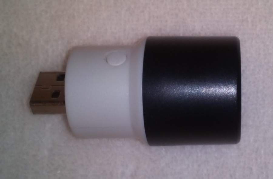 Luz USB para ligar ao computador, ao isqueiro do carro, etc.