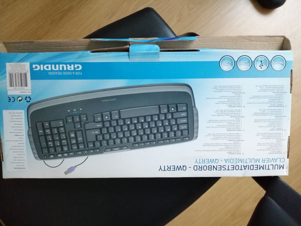 Teclado Grundig, luz led Azul,multimédia K