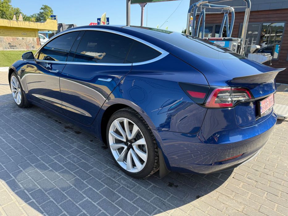 Продам Tesla 3 dual motor Europa