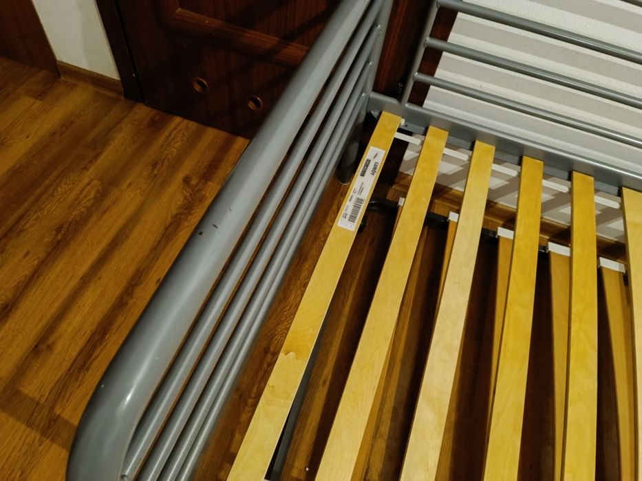 Łóżka Ikea Svarta-leżanka + dodatkowe wysuwane łóżko