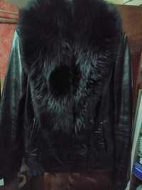 Продам женскую кожаную куртку XL
