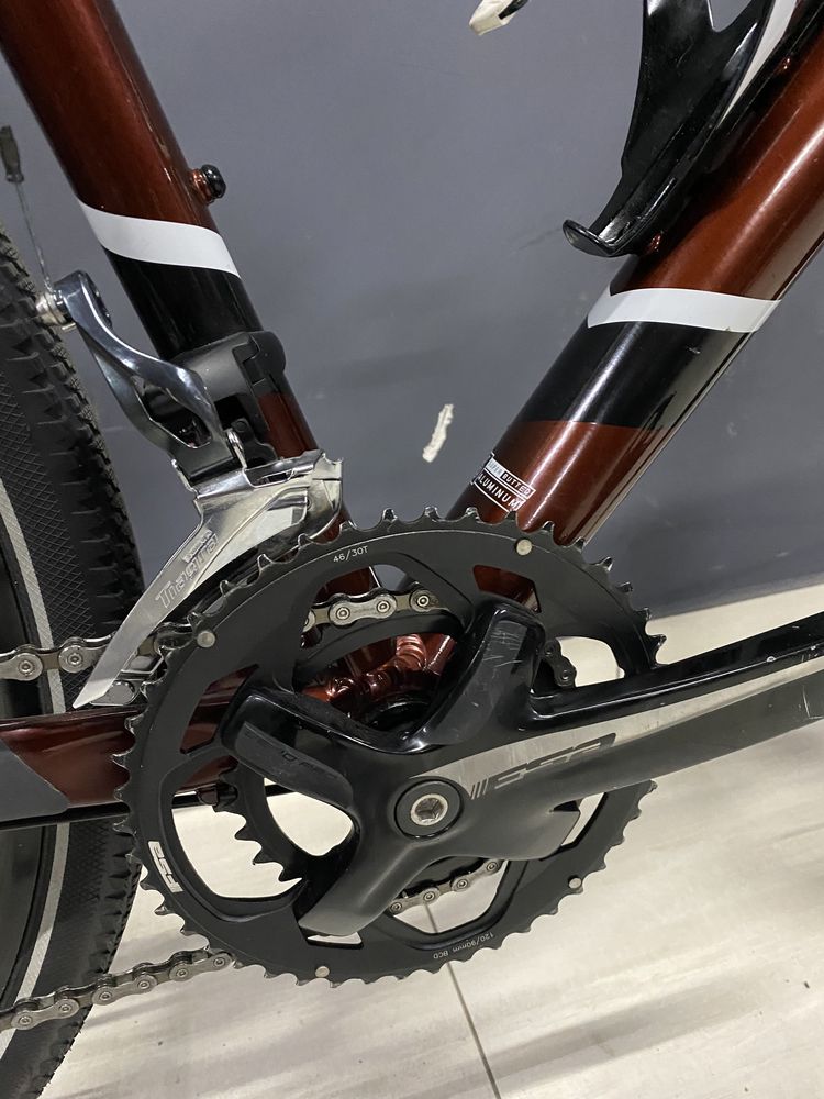 Гравійний велосипед Fuji Jari 2.1  Gravel Bike як новий