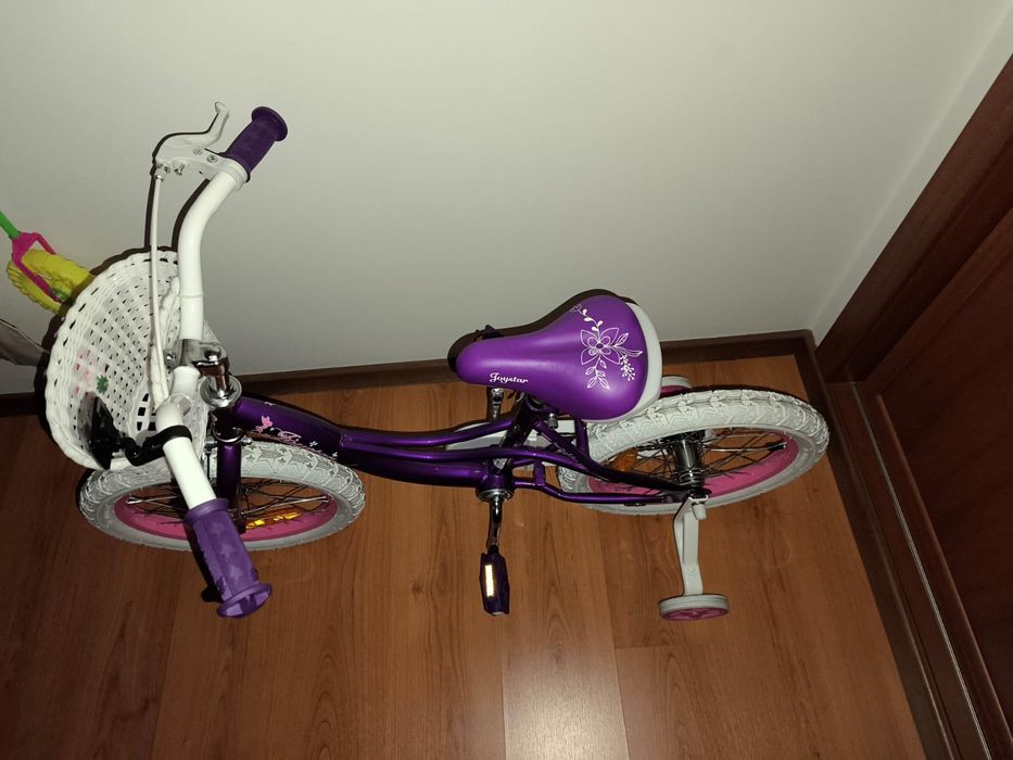 Bicicleta de menina nova
