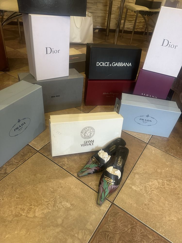 Брендові коробки взуття Dior Prada Miu Miu