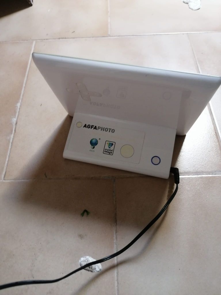 Moldura digital  em bom estado