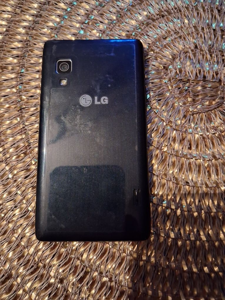 Telefon LG-E460.