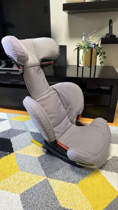 Cadeira Auto Maxi-Cosi RodiFix – Muito Bom Estado