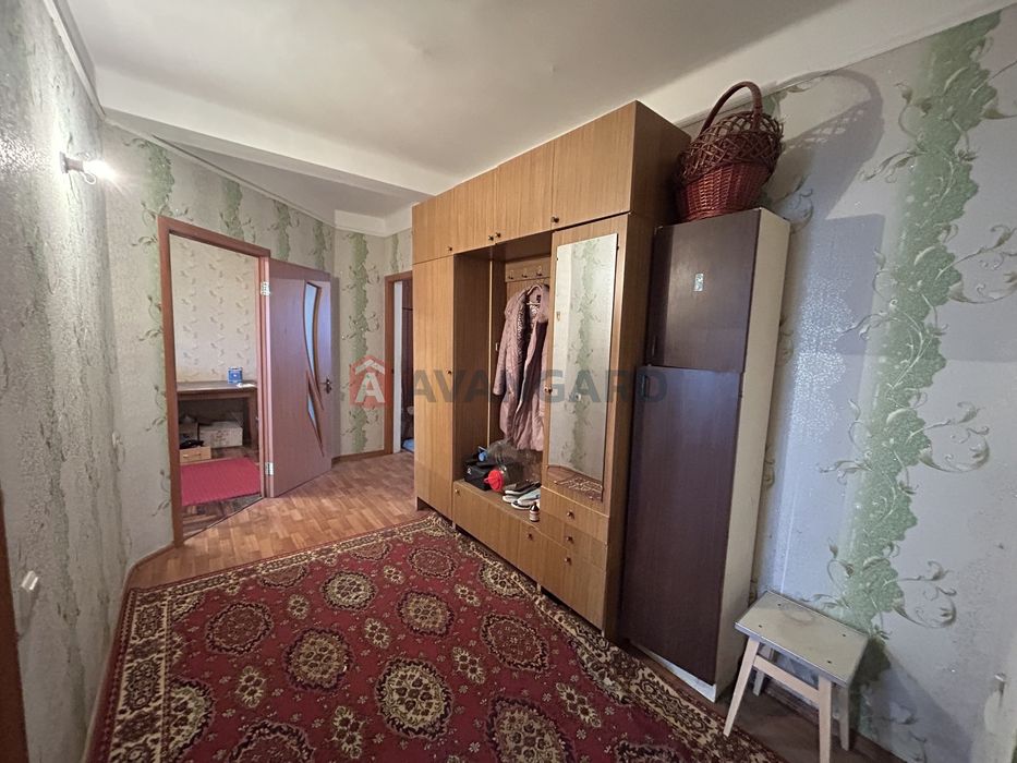 Трикімнатна квартира на Космосі