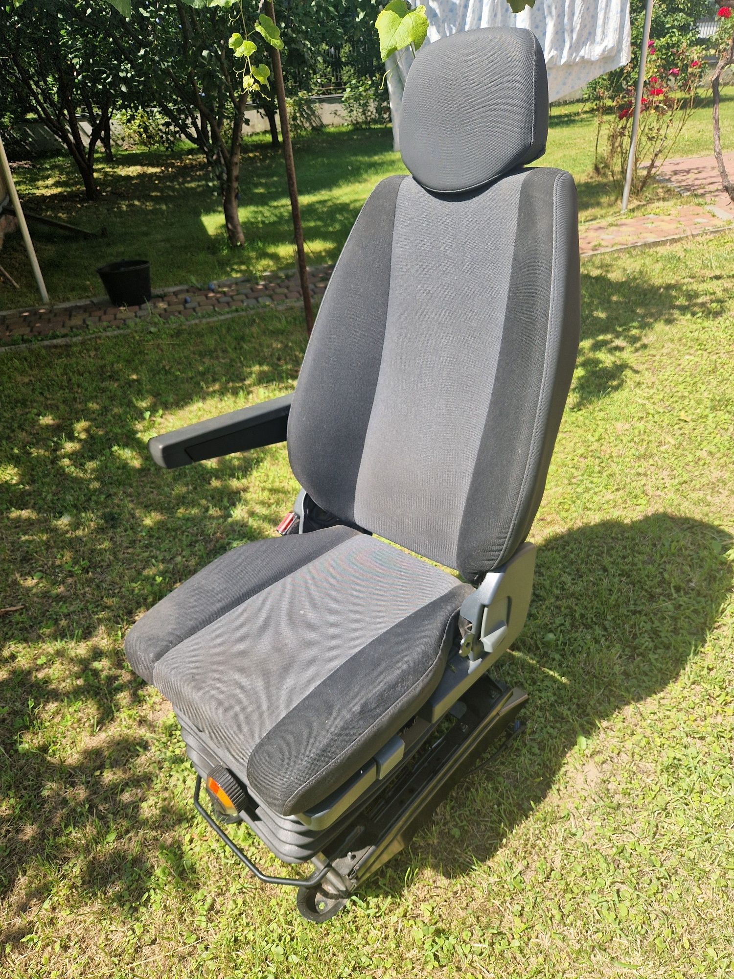 Водійське сидіння Renault Master Pilot