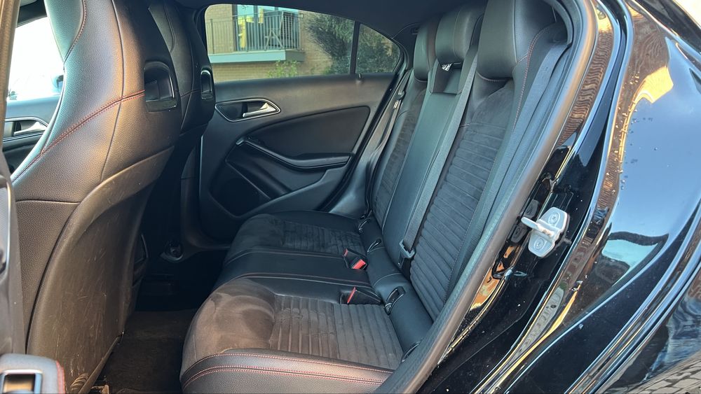 Mercedes-benz A180 Amg pack nigth Aceito Retoma