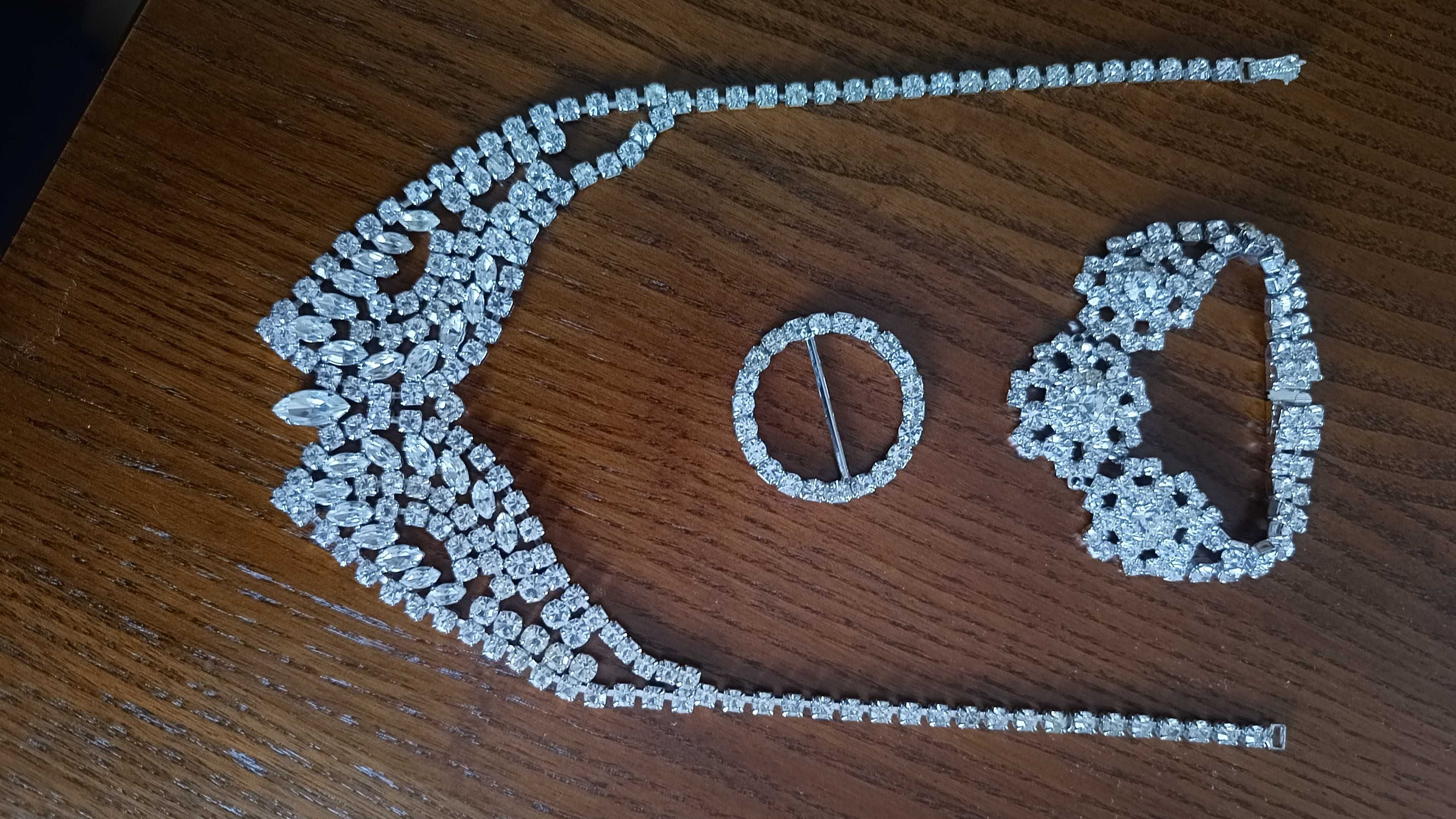 Komplet biżuterii z cyrkoniami
