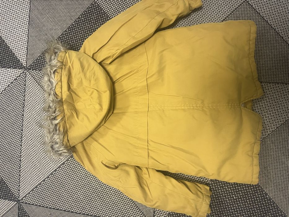 Продам осіню курточку для дівчинки