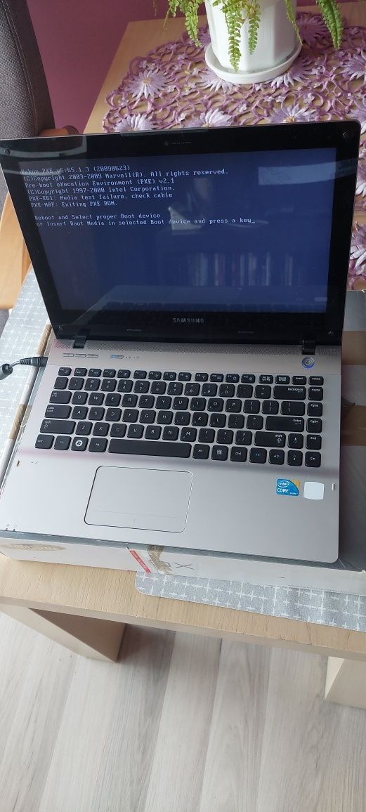 Laptop  Samsung QX 310