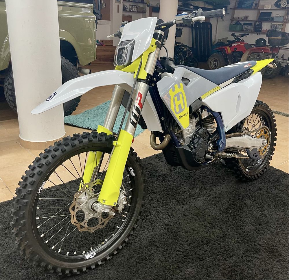 Husqvarna FE 250 ano 2024