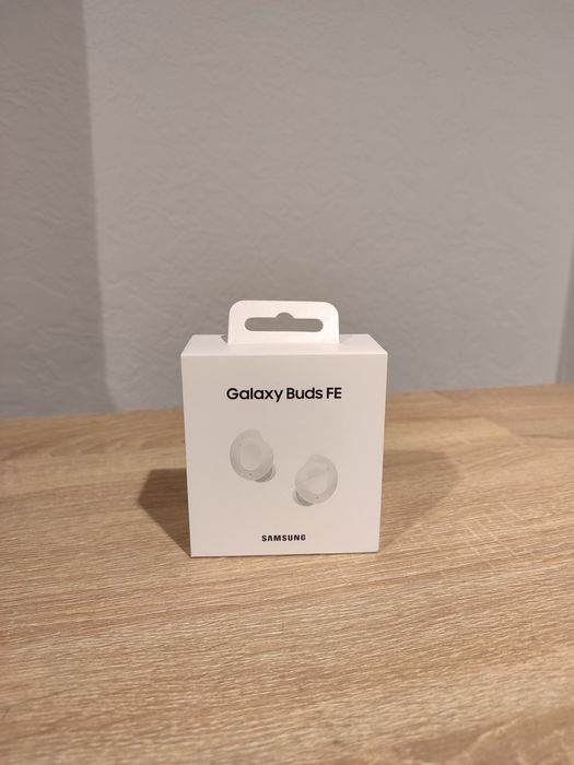 Бездротові навушники Samsung Galaxy Buds FE.