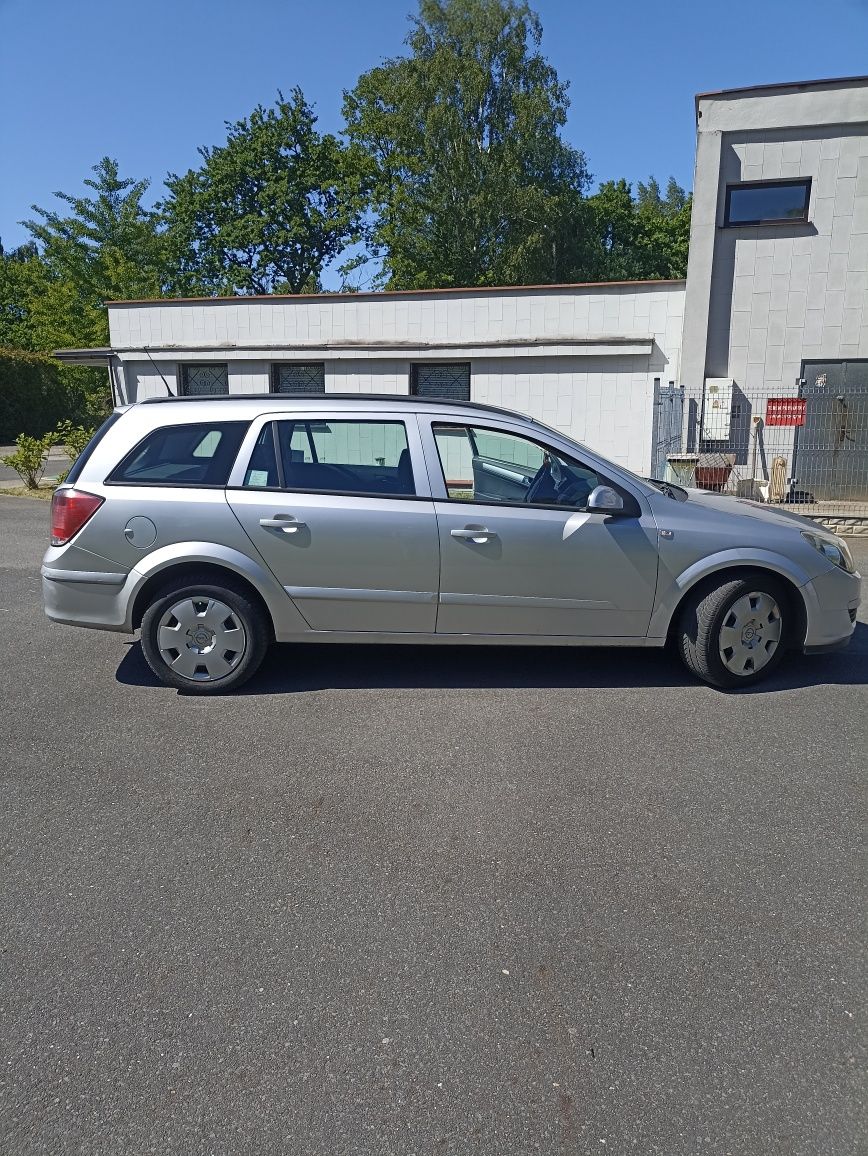 Opel Astra H 1.6 105km