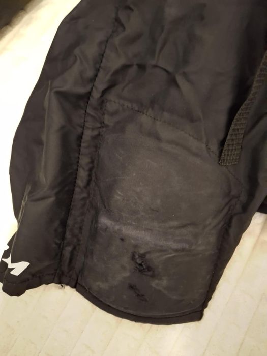 Sprzedam zestaw ochraniaczy hokejowych rozmiar 122-134