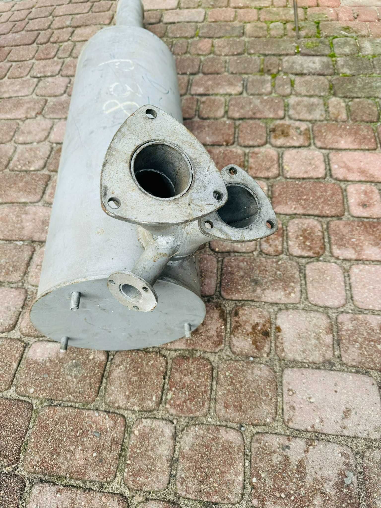 Tłumik MoAZ Kafar koparka ładowarka ciagni rolniczy