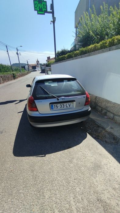 Toyota Corolla cinco lugares