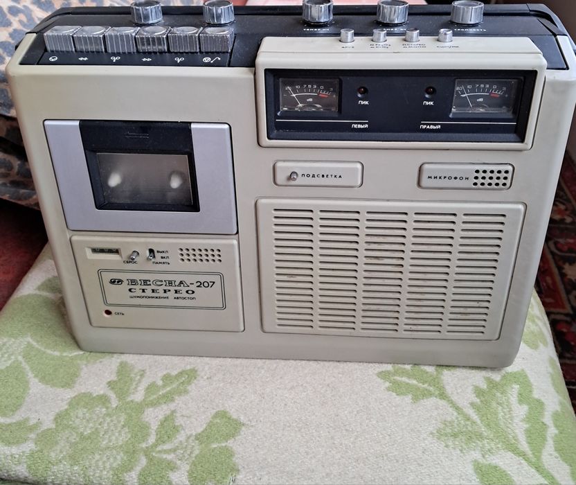 Стерео  магнитофон ВЕСНА 207