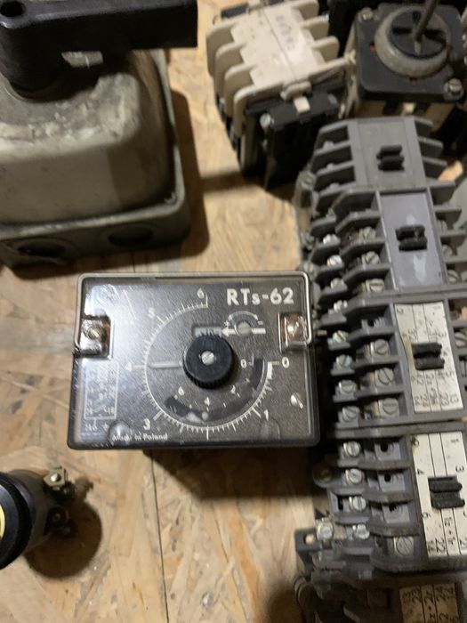 Czesci elektryczne wlaczniki styczniki