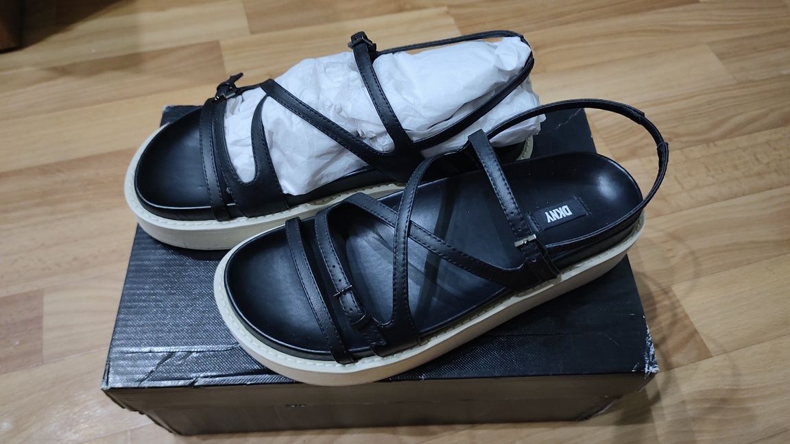 Нові жіночі сандалі DKNY 38/24cм