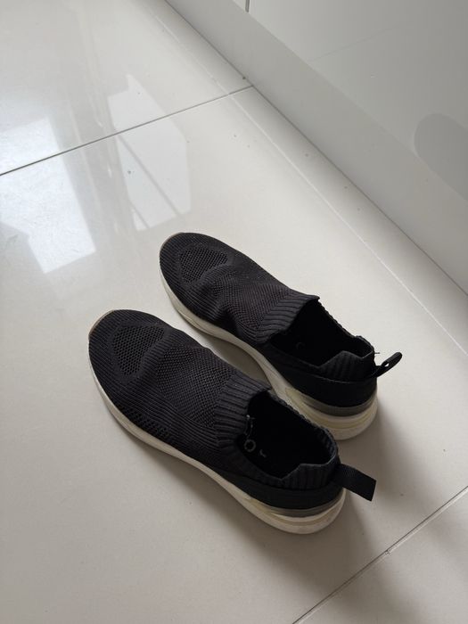 Buty sportowe OYSHO adidasy czarne elastyczne rozmiar 40