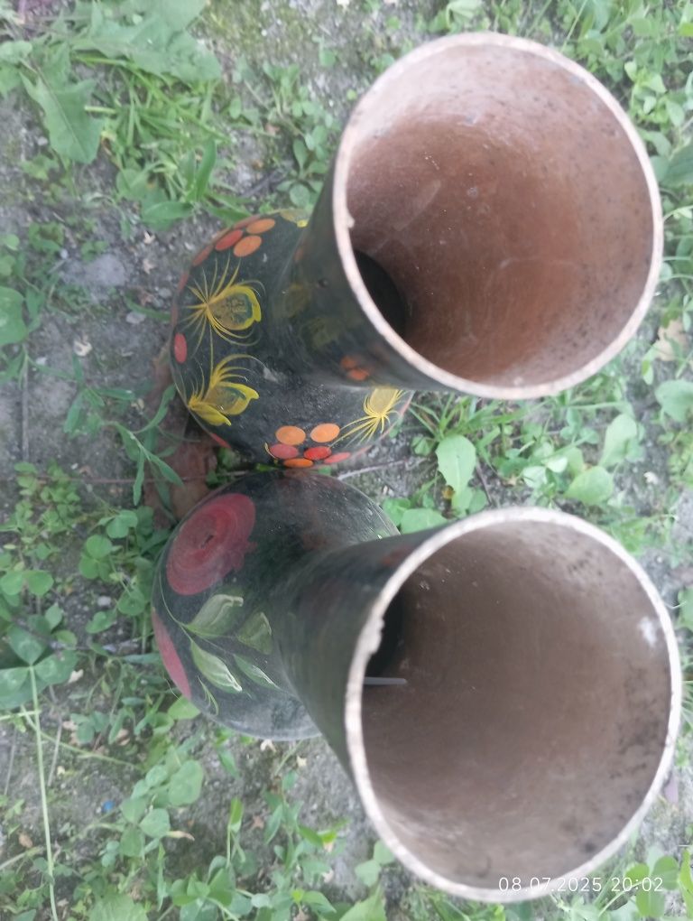 Дві маленькі вазочки