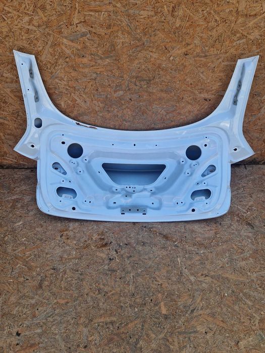 Tesla Model 3 Кришка багажника - рестайл дорестайл