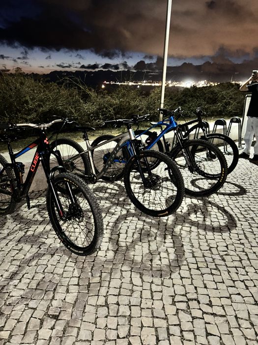 Cube stereo 160 race