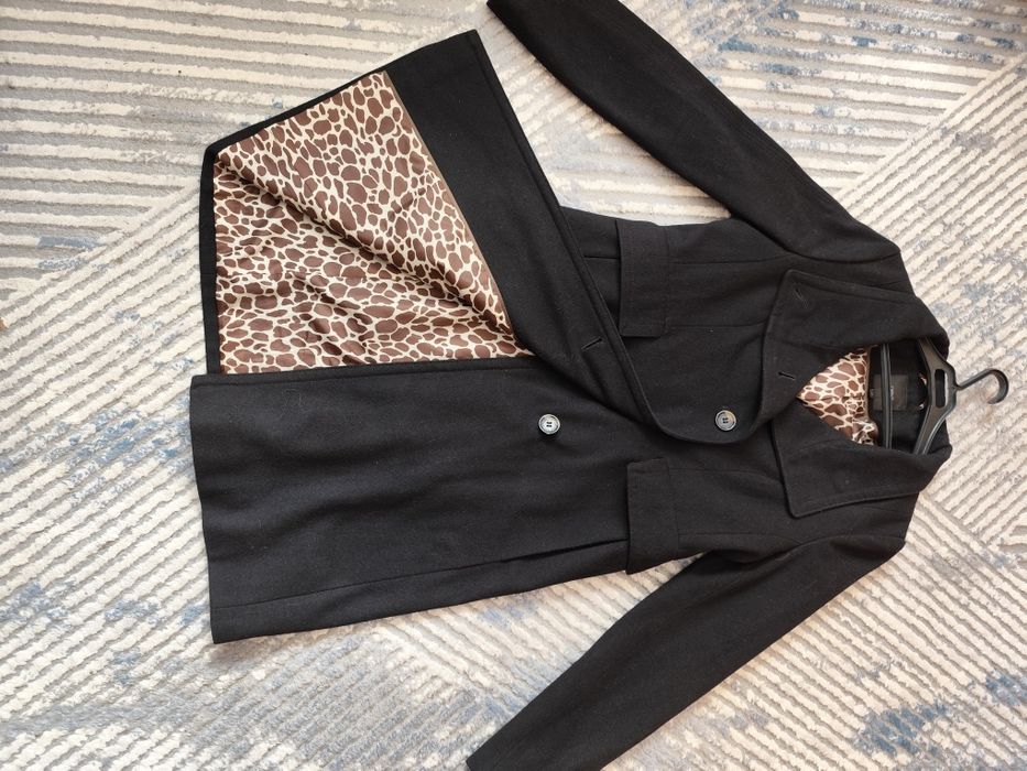 Elegancki, wełniany czarny płaszcz Next r.40