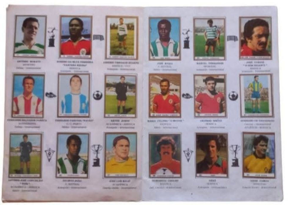 Caderneta antiga, ídolos do Passado.