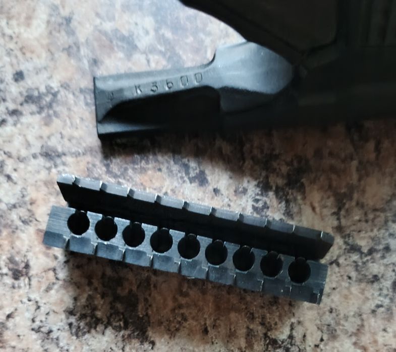 Пістолет іграшковий на пістонах