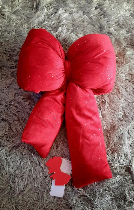 Poduszka dekoracyjna w kształcie kokardy czerwona świąteczna kokarda