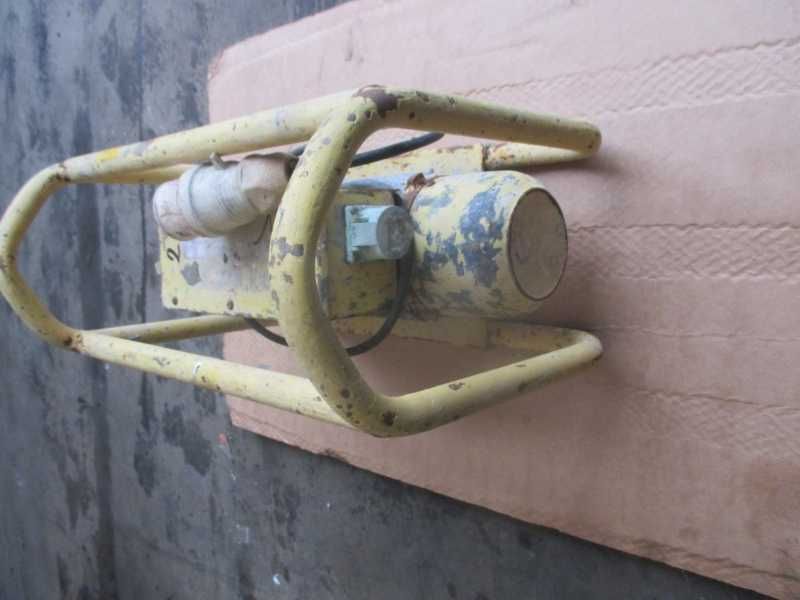 Przetwornica do betonu  częstotliwości DYNAPAC UF 61