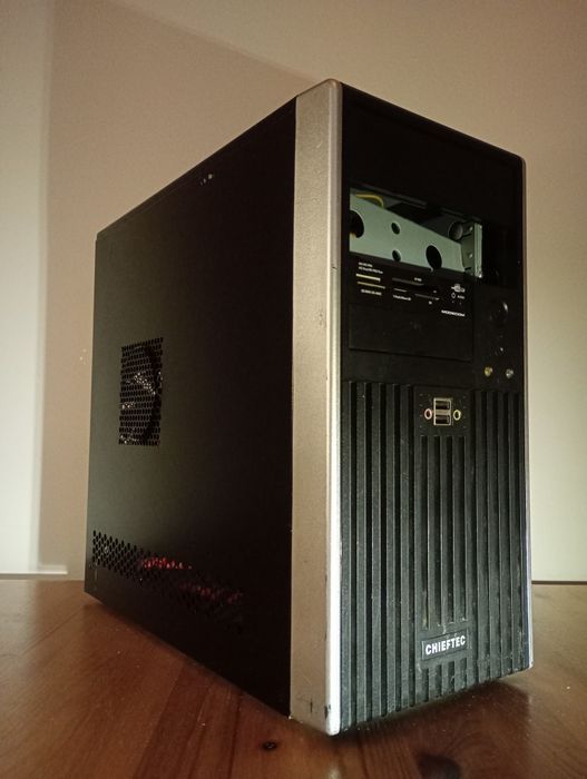 Komputer stacjonarny gamingowy rx580