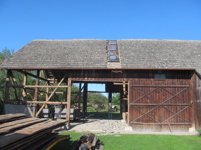 Skup i rozbiorki stodół, wymiana desek skup starego drewna stodoła