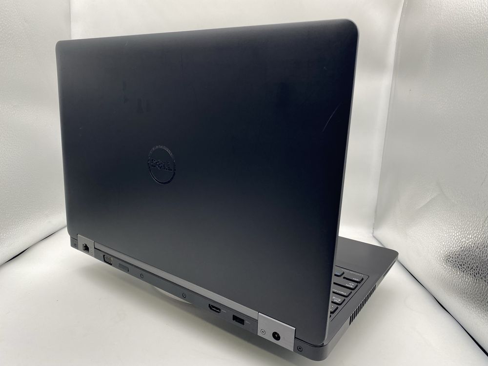 Dell Latitude 5570 AMD R7 M370 2GB 15,6” i7-6820HQ/8GB/SSD 256 Gb/16%