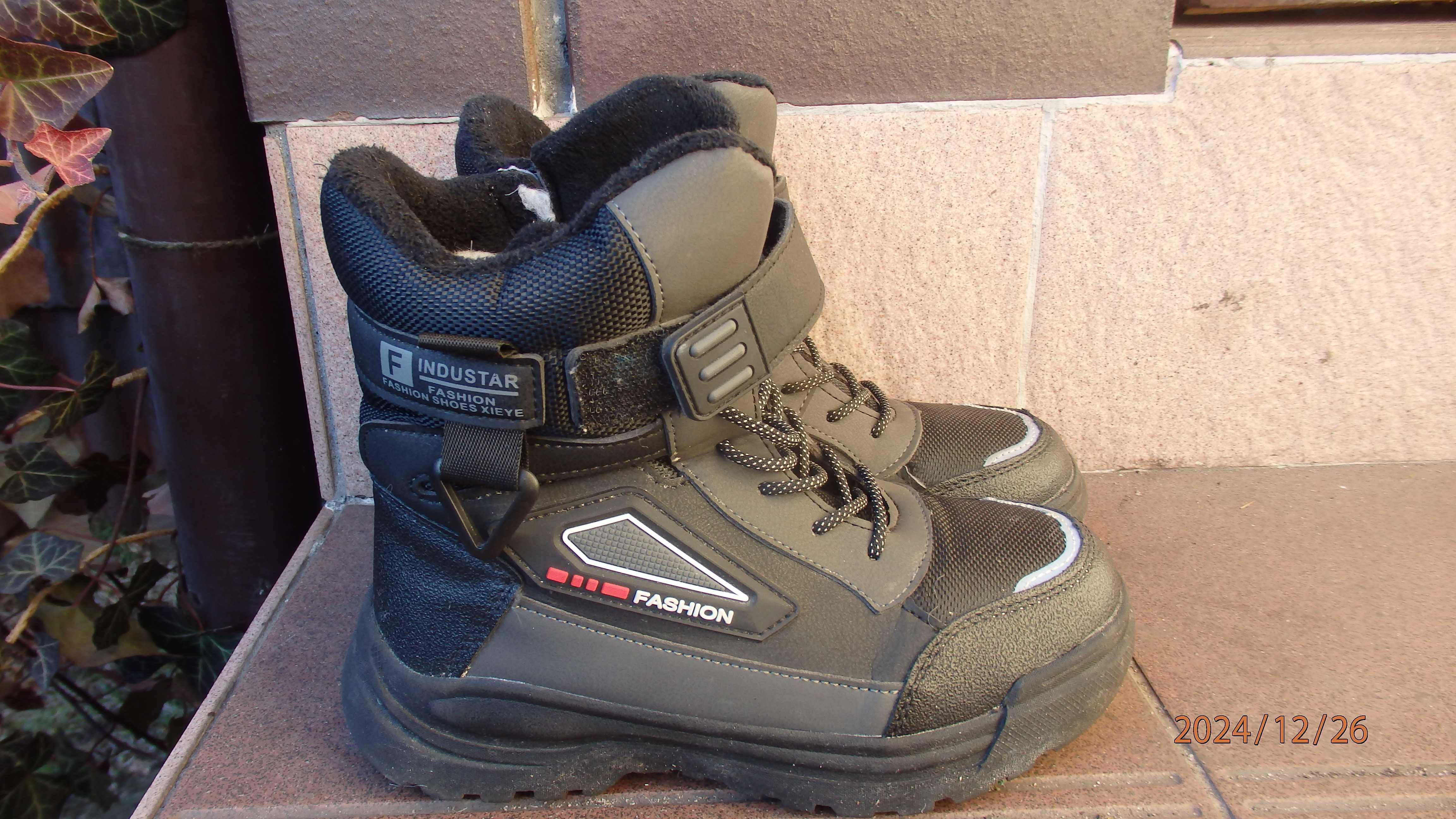 Buty zimowe wysokie Fashion rozmiar 35.