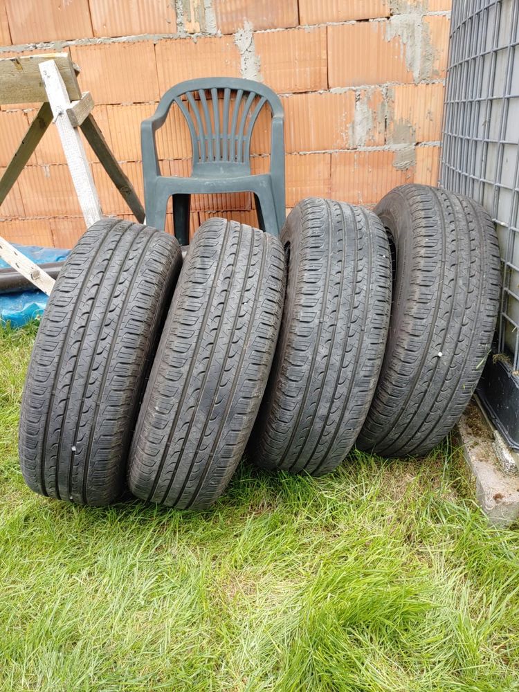 Opony Letnie 4 szt .Do Suva 225/65 R17 Bez Felg